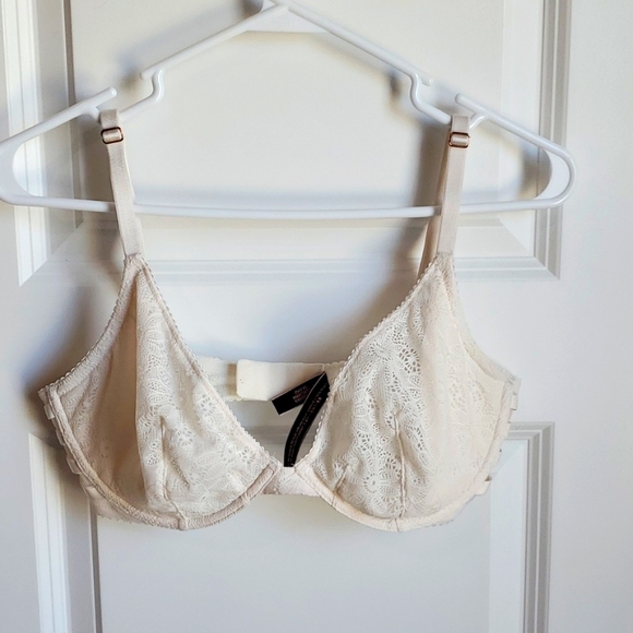 Victoria's Secret Very Sexy Unlined Plunge in Size 34DD - Picture 1 of 8